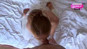 欧美极品大洋马【DanielFapcum】早上起来做运动，做的什么运动？床上运动？这脸可真欲！