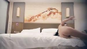 高颜值性感妹掰穴特写猛口交抬腿侧操