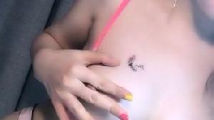 直播 极品巨乳主播娜拉车灯真美