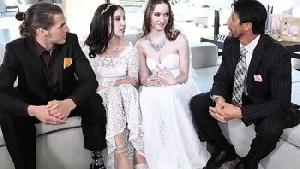 ❤️❤️两对新婚夫妇寻求性爱激情的伴侣派对❤️